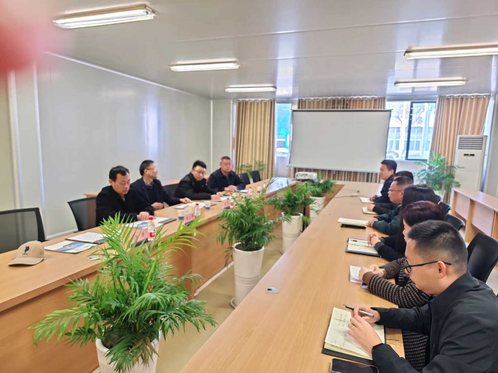 Le directeur Wu Jun de l'Administration de surveillance du marché de Chuzhou a visité Anhui Tiankang Medical Technology Co., LTD. pour des recherches spéciales